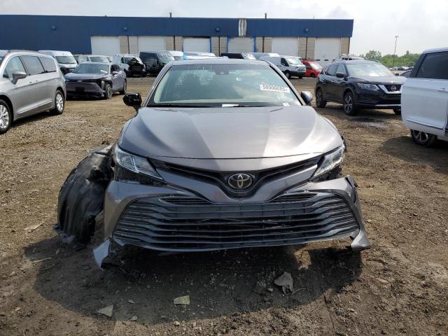 4T1B11HK2JU554986 - 2018 TOYOTA CAMRY L 灰色 照片 5