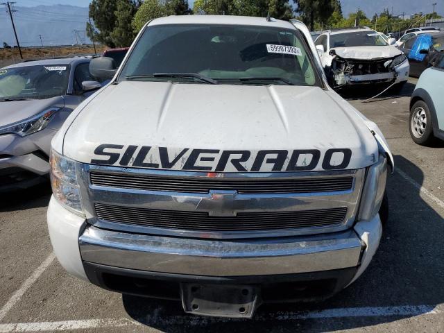 2GCEC13J371650043 - 2007 CHEVROLET SILVERADO2 C1500 CREW CAB WHITE photo 5