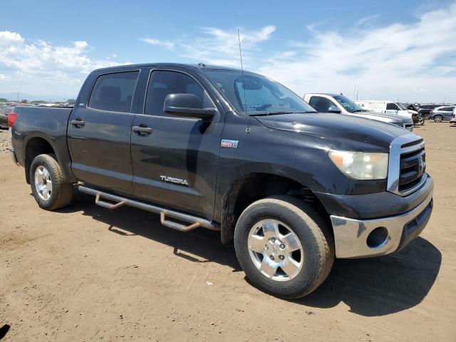 5TFDY5F12BX195469 - 2011 TOYOTA TUNDRA CREWMAX SR5 BLACK photo 4