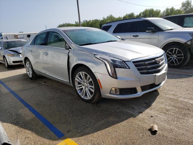 2G61M5S32J9141904 - 2018 CADILLAC XTS LUXURY SILVER photo 4