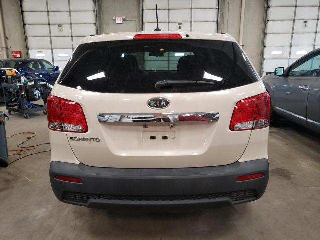 5XYKT3A12BG098566 - 2011 KIA SORENTO BASE BEIGE photo 6