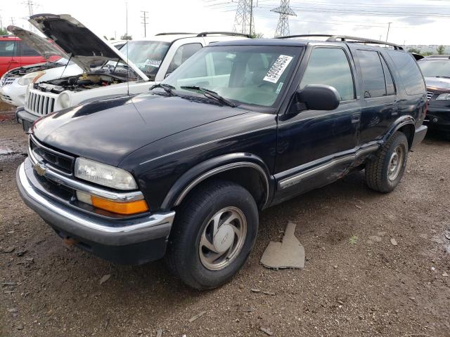 1GNDT13WX12156848 - 2001 CHEVROLET BLAZER BLACK photo 1