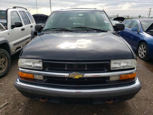 1GNDT13WX12156848 - 2001 CHEVROLET BLAZER BLACK photo 5