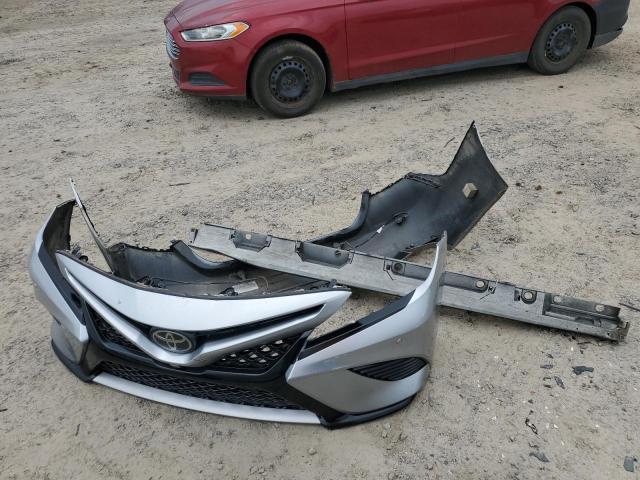 4T1B61HK7JU023915 - 2018 TOYOTA CAMRY XSE SILVER photo 12