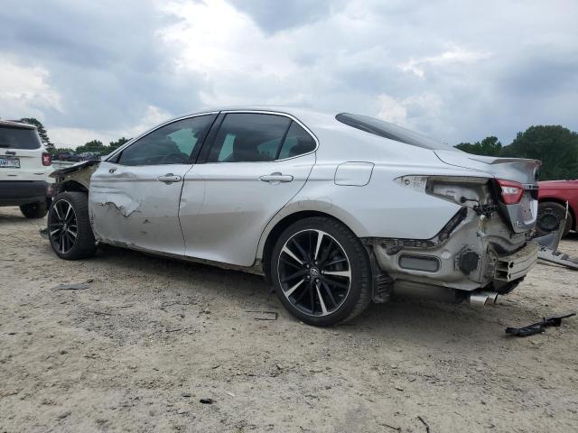 4T1B61HK7JU023915 - 2018 TOYOTA CAMRY XSE SILVER photo 2
