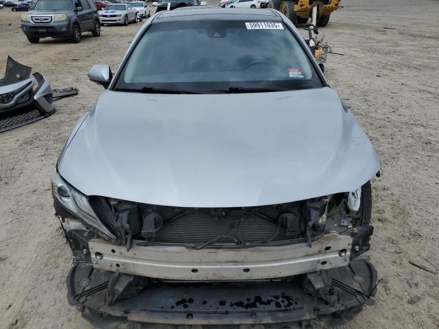 4T1B61HK7JU023915 - 2018 TOYOTA CAMRY XSE SILVER photo 5