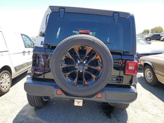 1C4JJXP65MW872004 - 2021 JEEP WRANGLER U SAHARA 4XE BLACK photo 6
