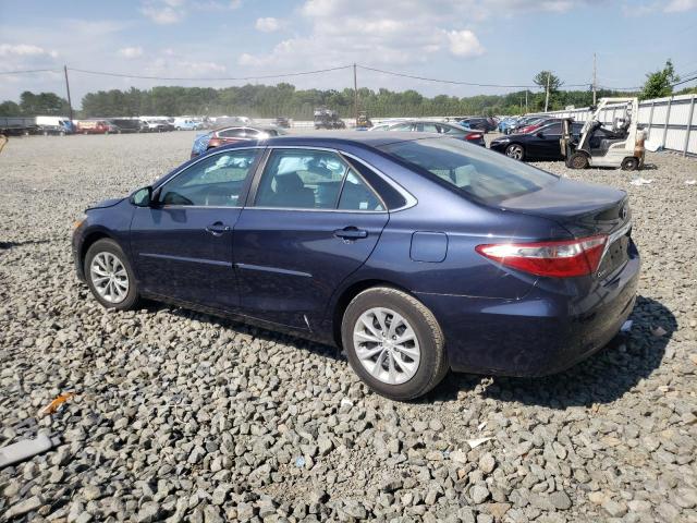 4T1BF1FK8HU651639 - 2017 TOYOTA CAMRY LE BLUE photo 2