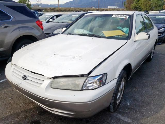 JT2BG22K9X0333119 - 1999 TOYOTA CAMRY LE  photo 2