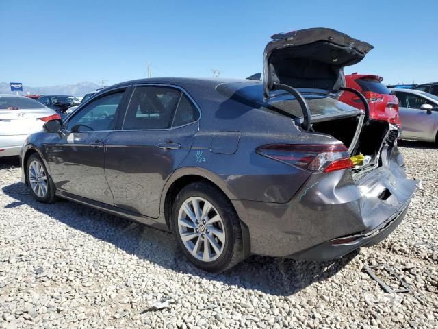 4T1C11BK1MU037941 - 2021 TOYOTA CAMRY LE GRAY photo 2