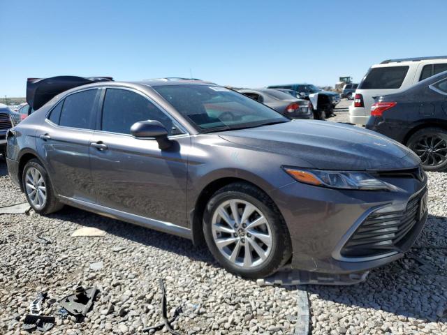 4T1C11BK1MU037941 - 2021 TOYOTA CAMRY LE GRAY photo 4