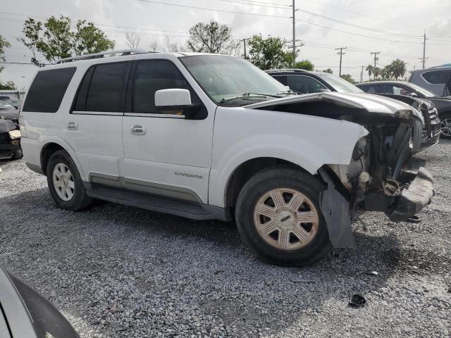 5LMFU27R13LJ16348 - 2003 LINCOLN NAVIGATOR WHITE photo 4