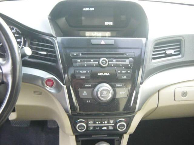 19UDE2F38HA011XXX - 2017 ACURA ILX BASE WATCH PLUS WHITE photo 9