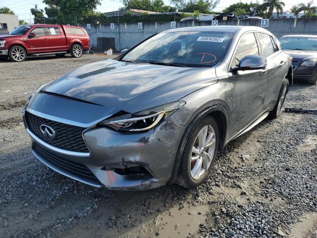 SJKCH5CP3JA056194 - 2018 INFINITI QX30 BASE SILVER photo 2