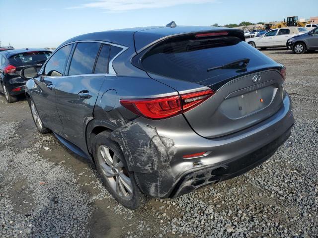 SJKCH5CP3JA056194 - 2018 INFINITI QX30 BASE SILVER photo 3