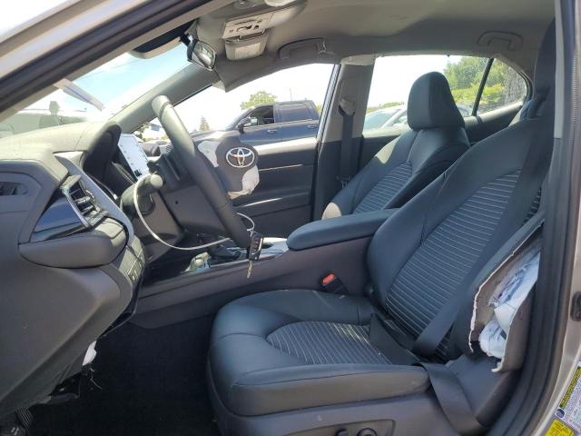 4T1G11AK2RU910607 - 2024 TOYOTA CAMRY SE NIGHT SHADE SILVER photo 7