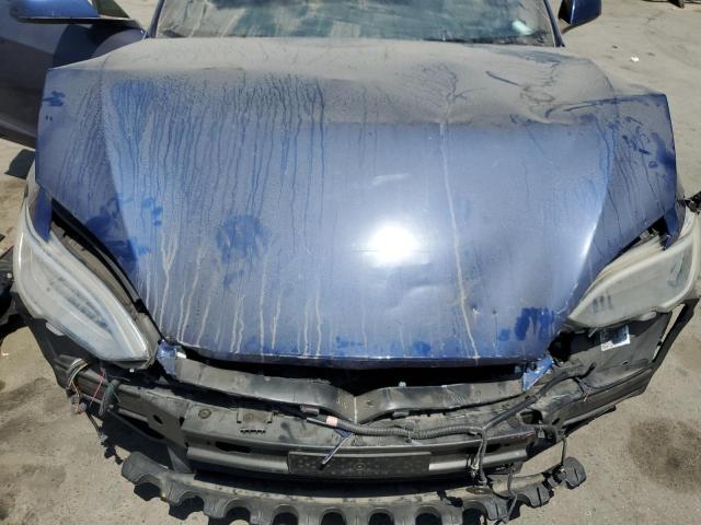5YJSA1E24JF246719 - 2018 TESLA MODEL S ლურჯი ფოტო 11
