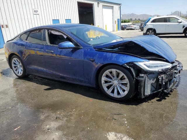 5YJSA1E24JF246719 - 2018 TESLA MODEL S ლურჯი ფოტო 4