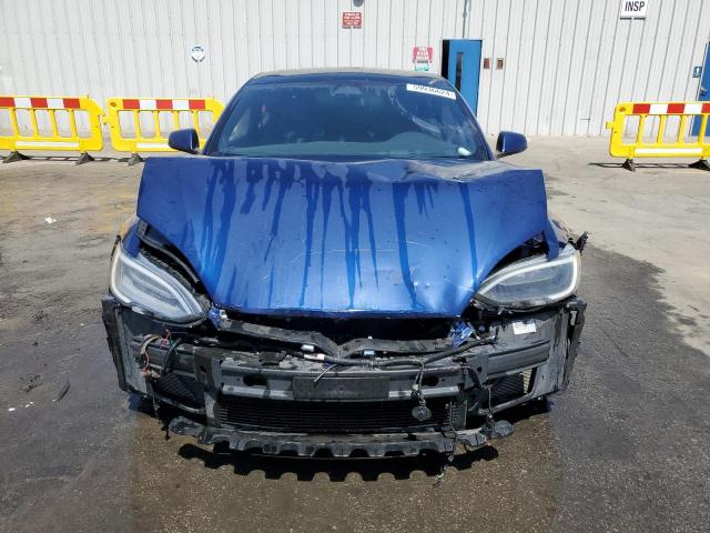 5YJSA1E24JF246719 - 2018 TESLA MODEL S ლურჯი ფოტო 5