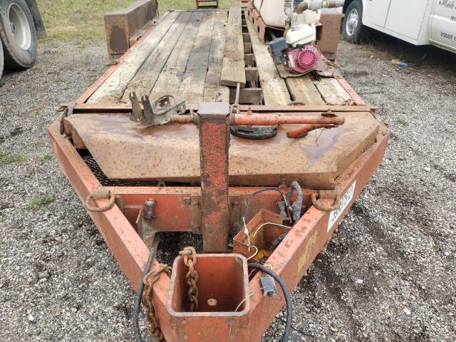 1DSB232N0517Z2189 - 2005 DITCH WITCH TRAILER RED photo 7