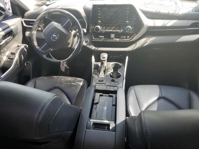 5TDHZRBH5MS528068 - 2021 TOYOTA HIGHLANDER XLE WHITE photo 8