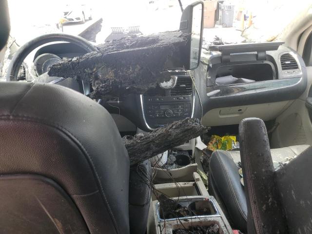 2C4RC1CG3ER133944 - 2014 CHRYSLER TOWN & COU TOURING L SILVER photo 8