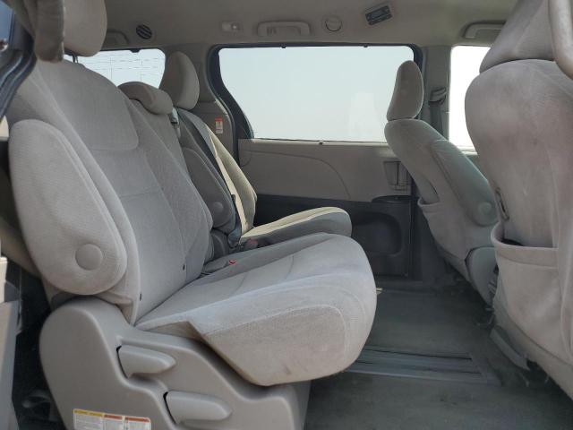 5TDKK3DCXGS735567 - 2016 TOYOTA SIENNA LE SILVER photo 10