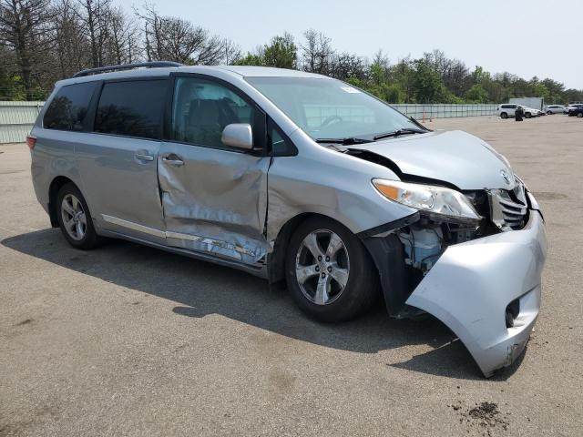 5TDKK3DCXGS735567 - 2016 TOYOTA SIENNA LE SILVER photo 4