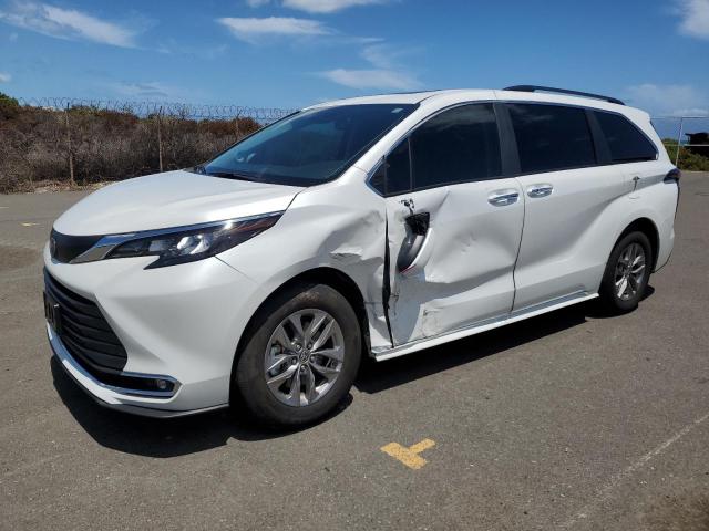 2024 TOYOTA SIENNA XLE, 