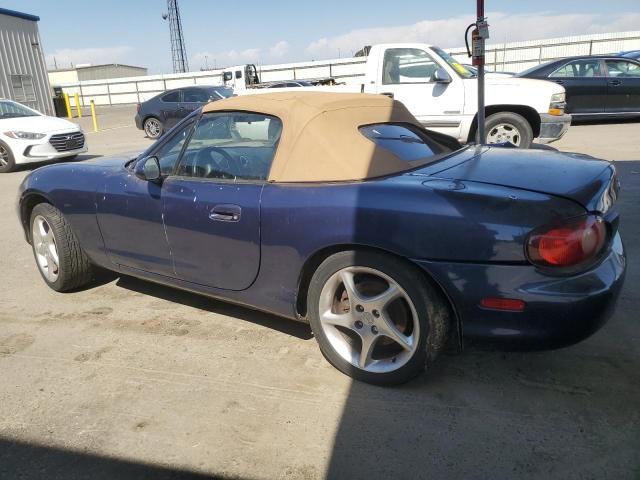 JM1NB353220222868 - 2002 MAZDA MX-5 MIATA BASE BLUE photo 2