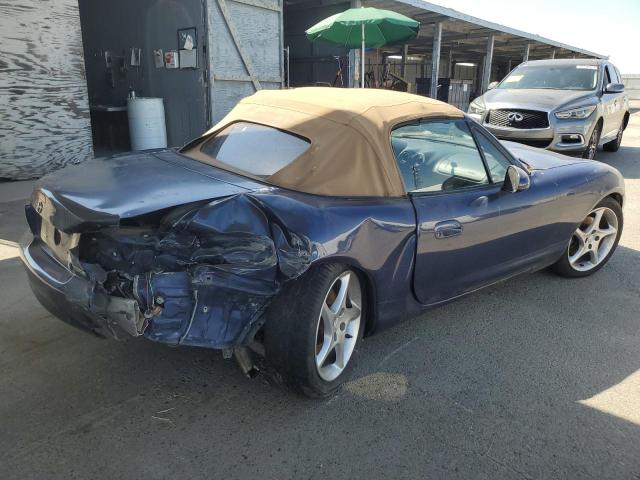 JM1NB353220222868 - 2002 MAZDA MX-5 MIATA BASE BLUE photo 3