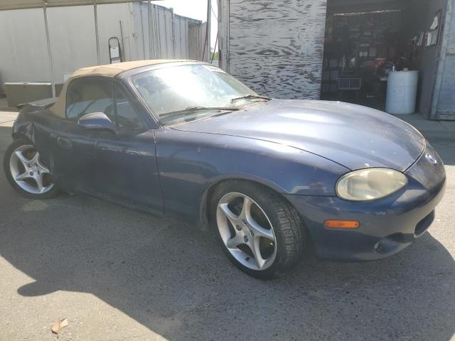 JM1NB353220222868 - 2002 MAZDA MX-5 MIATA BASE BLUE photo 4