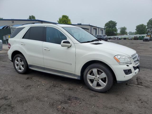 4JGBB8GB7AA540199 - 2010 MERCEDES-BENZ ML 350 4MATIC WHITE photo 4