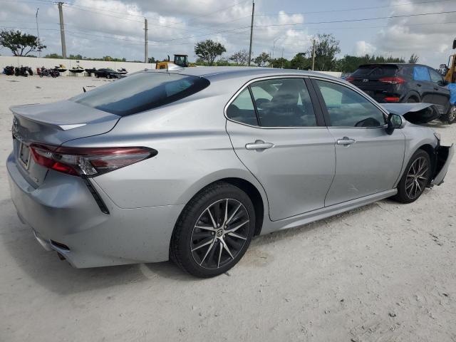 4T1T11AK1NU038087 - 2022 TOYOTA CAMRY SE Күміс фото 3