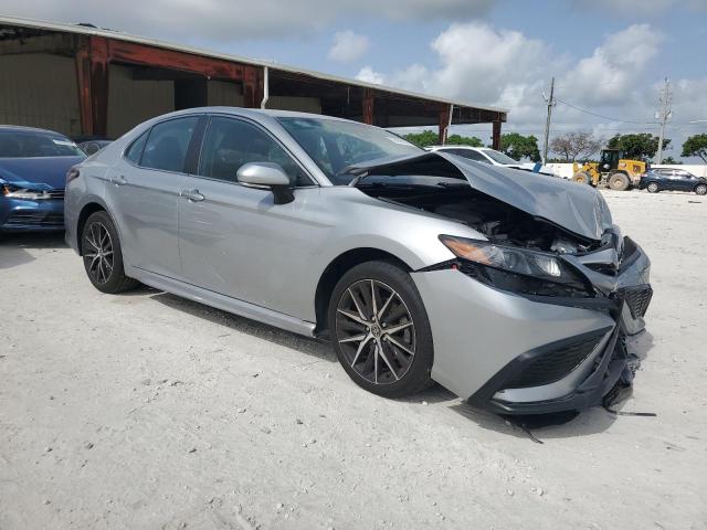 4T1T11AK1NU038087 - 2022 TOYOTA CAMRY SE Күміс фото 4