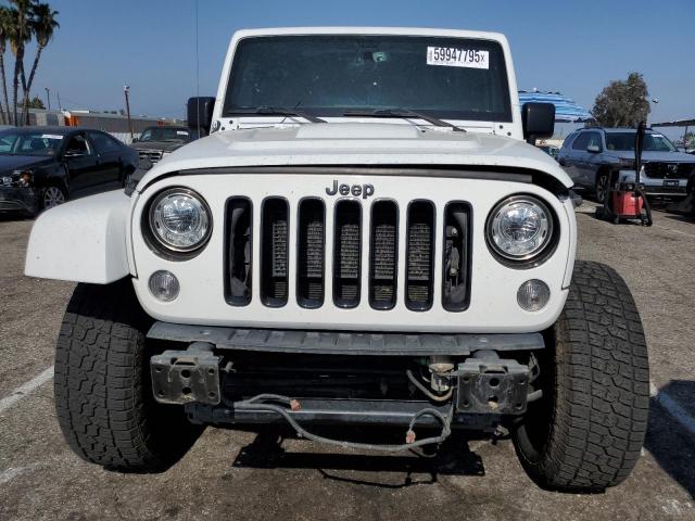 1C4HJWEG9JL819825 - 2018 JEEP WRANGLER U SAHARA 白色 照片 5