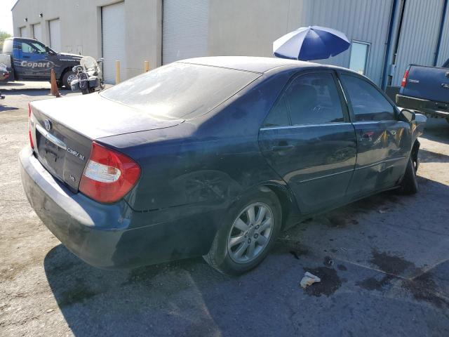 JTDBF30K730114494 - 2003 TOYOTA CAMRY LE BLUE photo 3