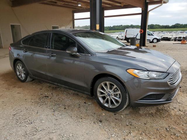 3FA6P0H77HR372587 - 2017 FORD FUSION SE GRAY photo 4