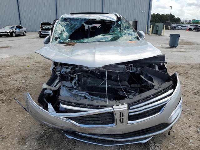 5LMCJ3C9XGUJ31552 - 2016 LINCOLN MKC RESERVE GRAY photo 5