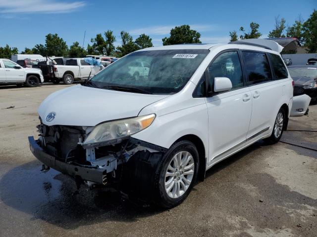 5TDYK3DC1CS247743 - 2012 TOYOTA SIENNA XLE WHITE photo 1