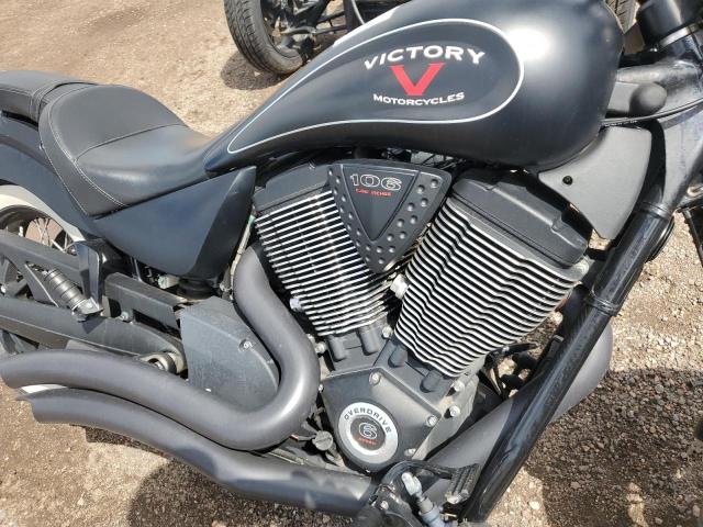 5VPWB36N3F3042079 - 2015 VICTORY MOTORCYCLES HIGH-BALL Schwarz Foto 7