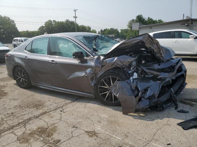 4T1G11BK8PU075088 - 2023 TOYOTA CAMRY SE NIGHT SHADE SILVER photo 4