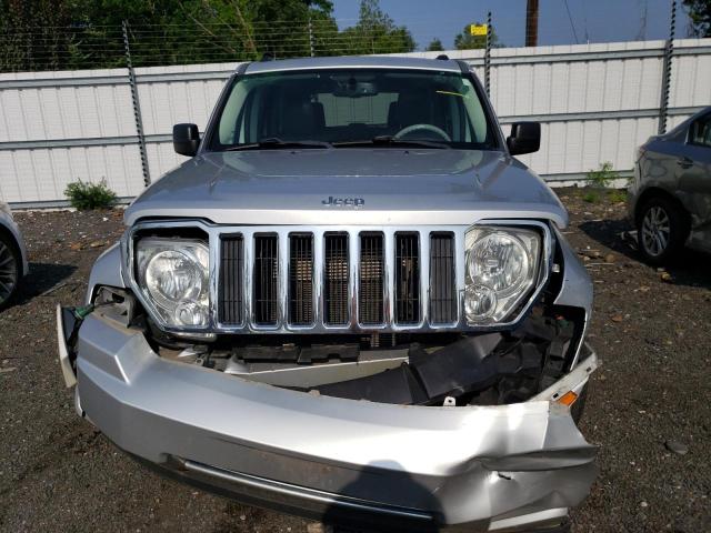 1J8GN58K88W214500 - 2008 JEEP LIBERTY LIMITED SILVER photo 5