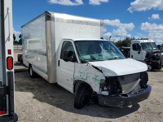 7GZ37TC70MN009408 - 2021 GMC SAVANA CUTAWAY G3500 WHITE photo 4