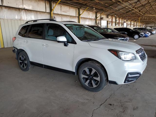 JF2SJAGC8JH437972 - 2018 SUBARU FORESTER 2.5I PREMIUM WHITE photo 4