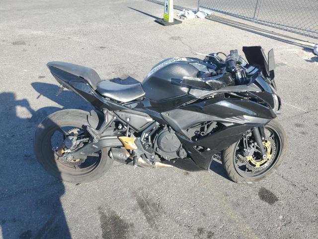 JKAEXEJ10HDA01446 - 2017 KAWASAKI EX650 J შავი ფოტო 1