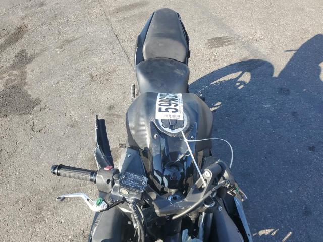 JKAEXEJ10HDA01446 - 2017 KAWASAKI EX650 J შავი ფოტო 5