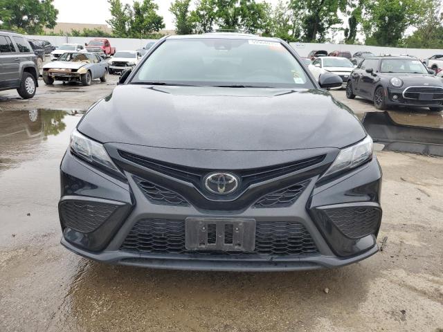 4T1S11AK0PU134243 - 2023 TOYOTA CAMRY SE NIGHT SHADE BLACK photo 5