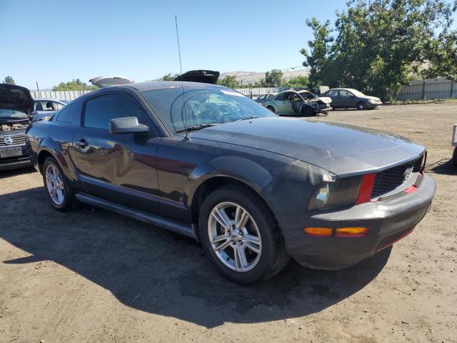 1ZVFT80N275305991 - 2007 FORD MUSTANG GRAY photo 4