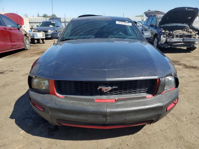 1ZVFT80N275305991 - 2007 FORD MUSTANG GRAY photo 5